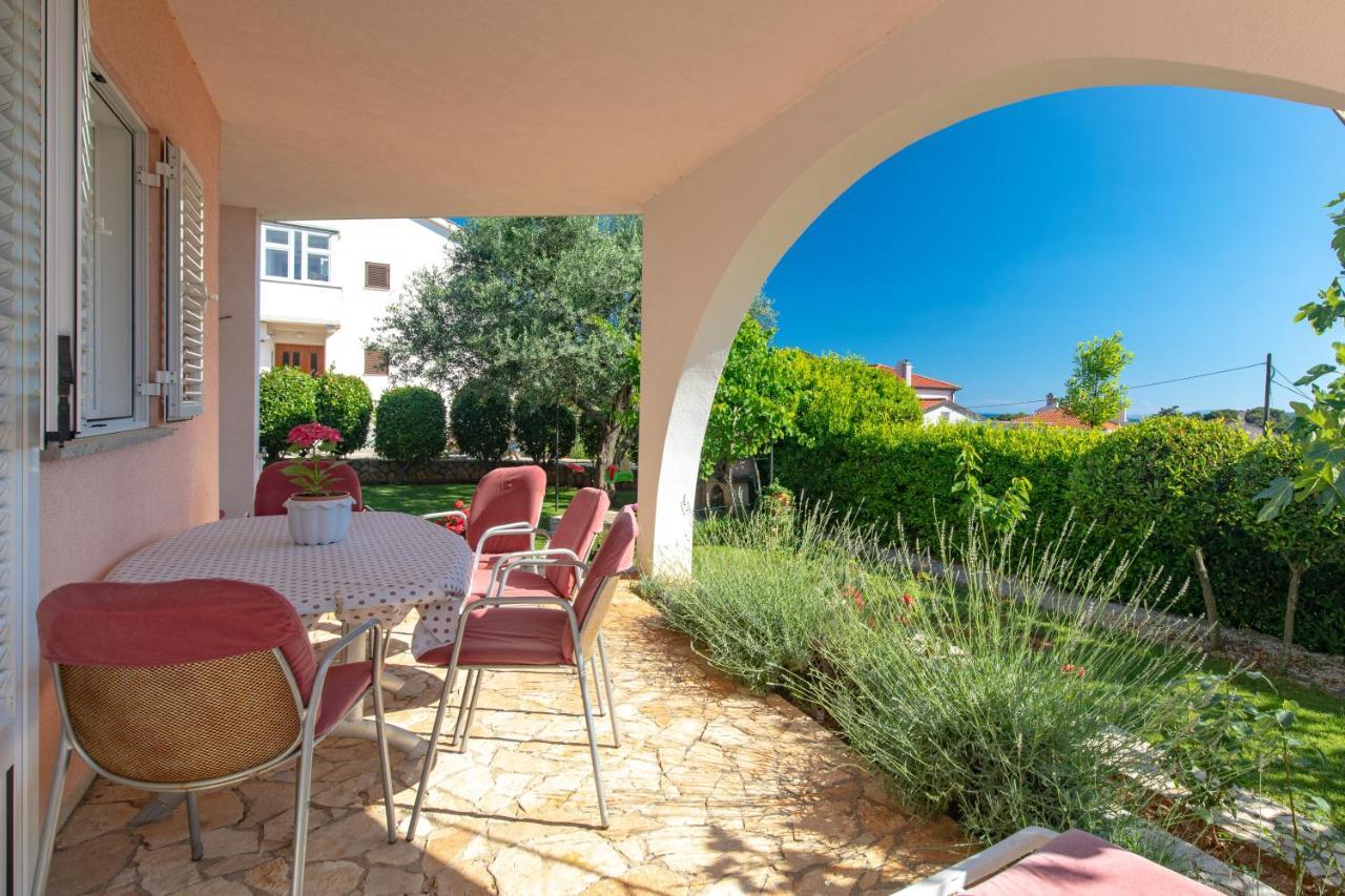 Apartment Lavanda With Beautiful Garden Krk Town Bagian luar foto