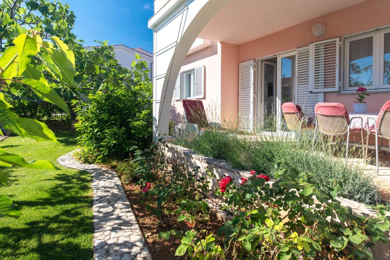 Apartment Lavanda With Beautiful Garden Krk Town Bagian luar foto